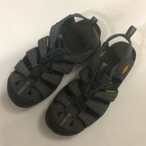 Keen Sandals Size 8.5 Preowned